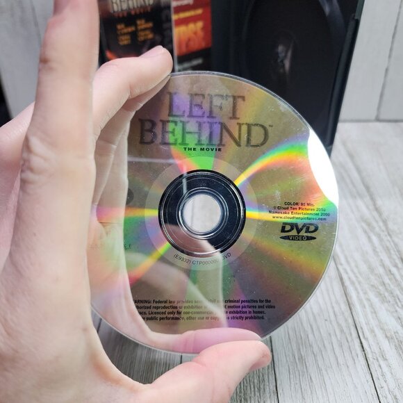 VTG Left Behind : The Movie DVD - Kirk Cameron Brad Johnson - Picture 6 of 6